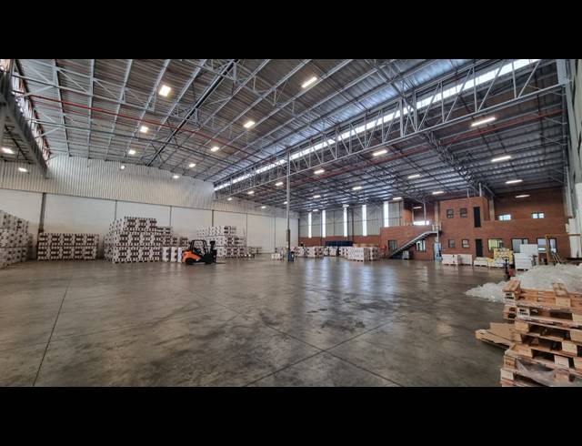 2,943M² WAREHOUSE TO LET IN POMONA